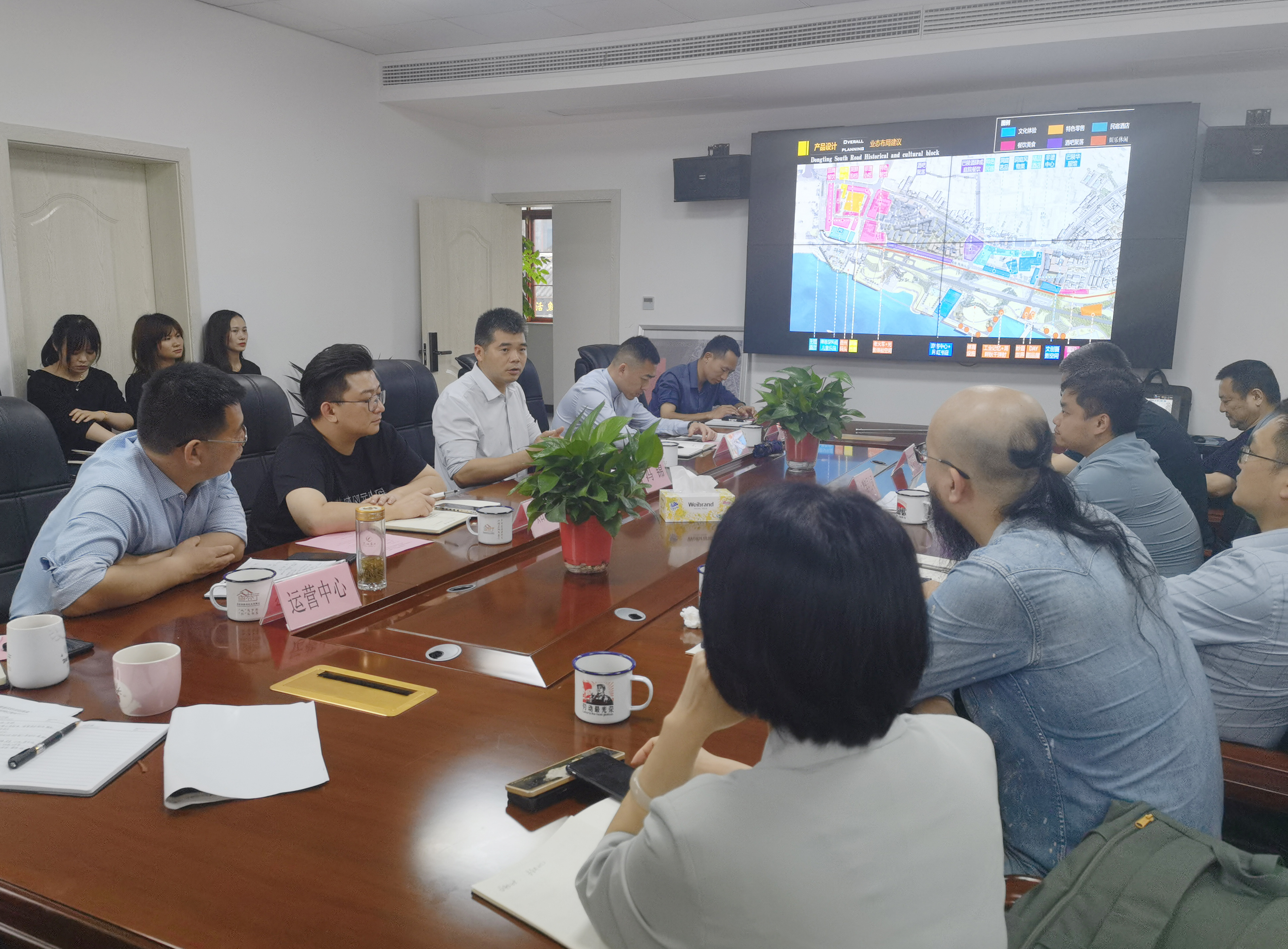 5.14洞庭南路歷史文化街區(qū)“四方會談”推進項目建設(shè).jpg 5.14洞庭南路歷史文化街區(qū)“四方會談”推進項目建設(shè).jpg