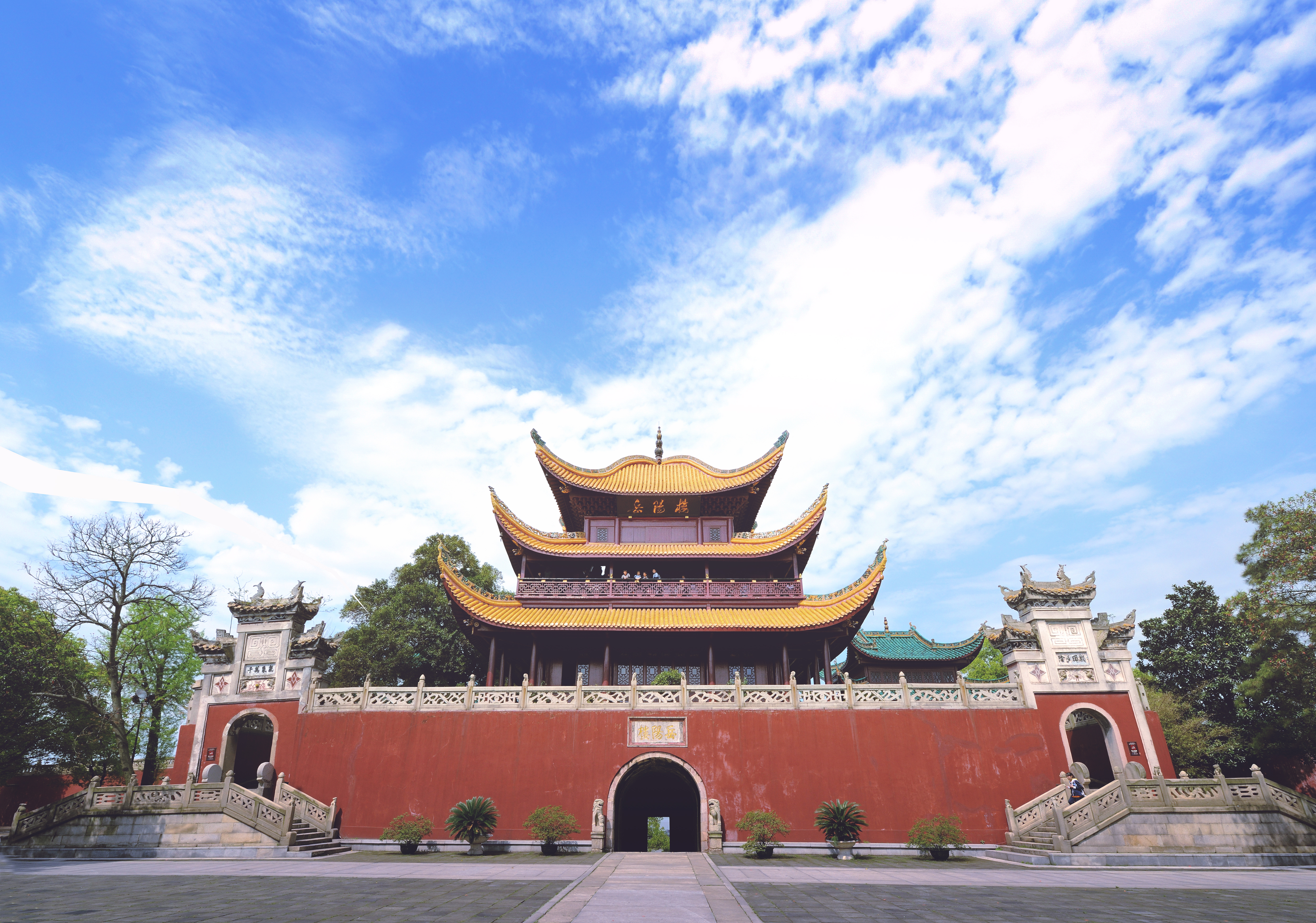 樓前廣場(chǎng) XIUXIU.jpg 樓前廣場(chǎng) XIUXIU.jpg